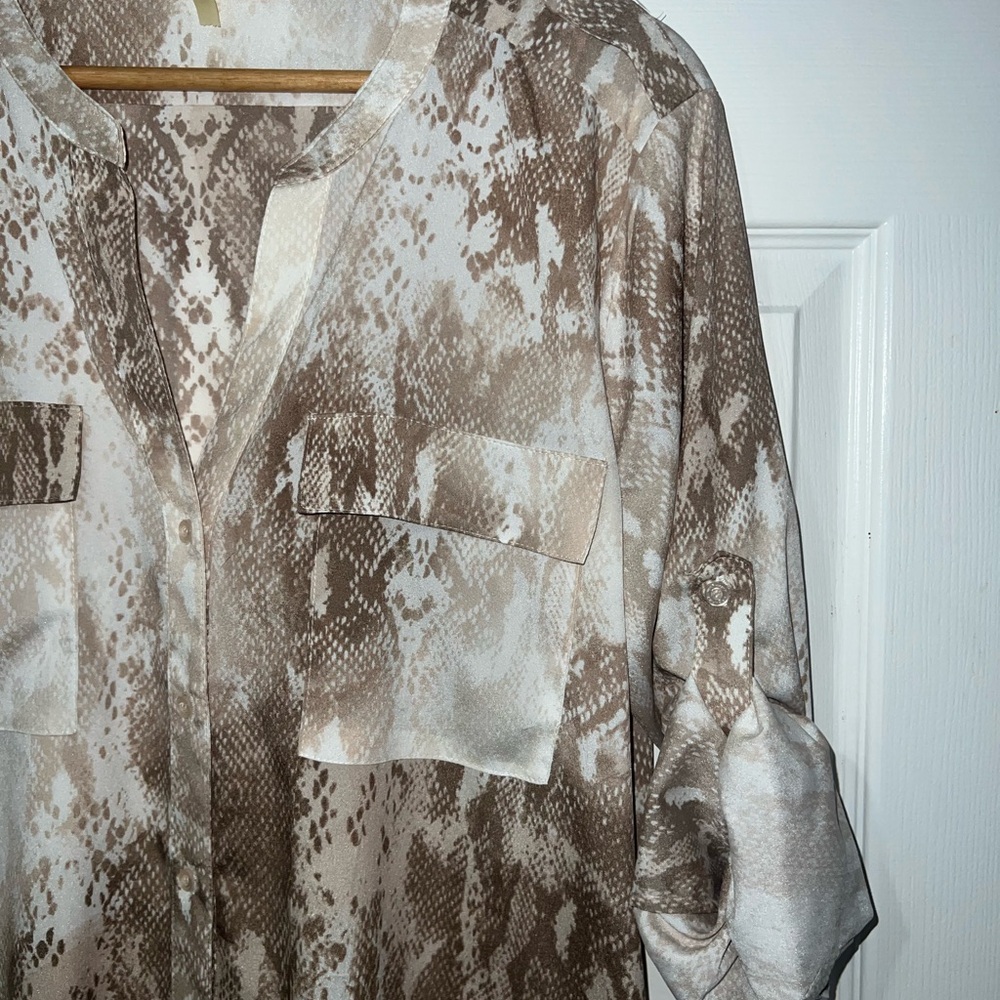 Calvin Klein Soft Python Print Top - Picture 4 of 7